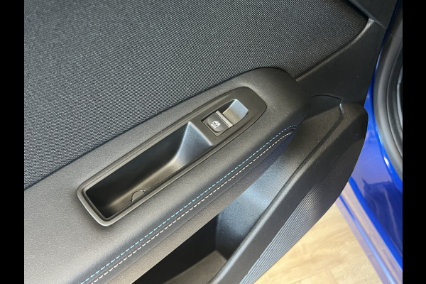 Renault Captur 1.6 E-Tech full hybrid 145 Esprit Alpine Groot Navi | H&K | 360 | 19" | ACC | Dodehoek | Stoelverwarming 100% Renault dealer onderhouden!