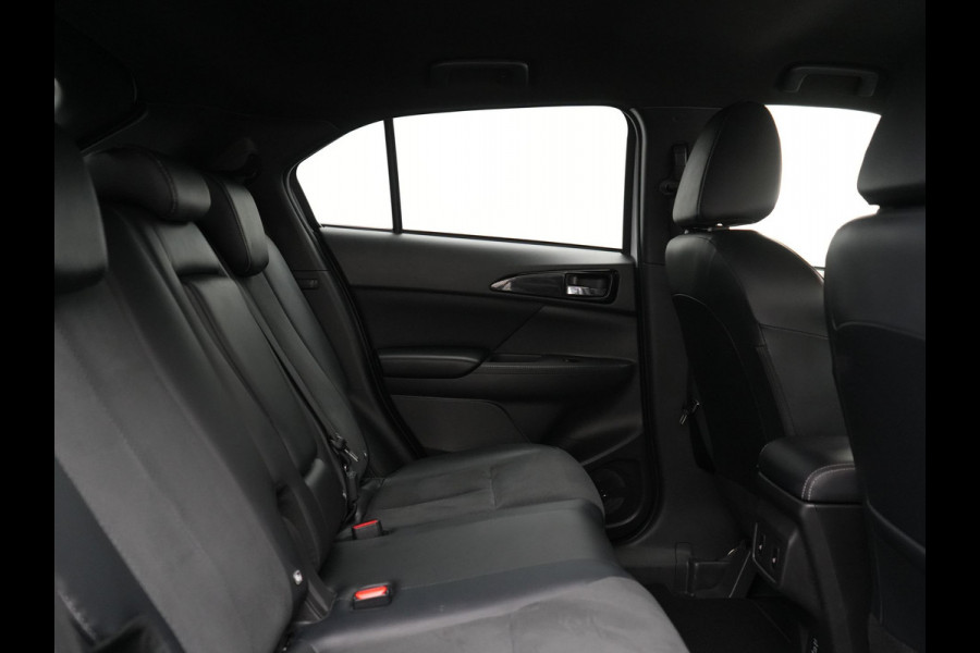 Mitsubishi Eclipse Cross 2.4 Intense+ PHEV 188pk Dealer O.H. | Trekhaak Afn. | Adaptive Cruise | 360 Camera | Alcantara Sportstoelen & Stuur Verwarmd | Navigatie Via TomTom | Keyless | Blis | Apple Carplay | DAB | Plug In Hybr