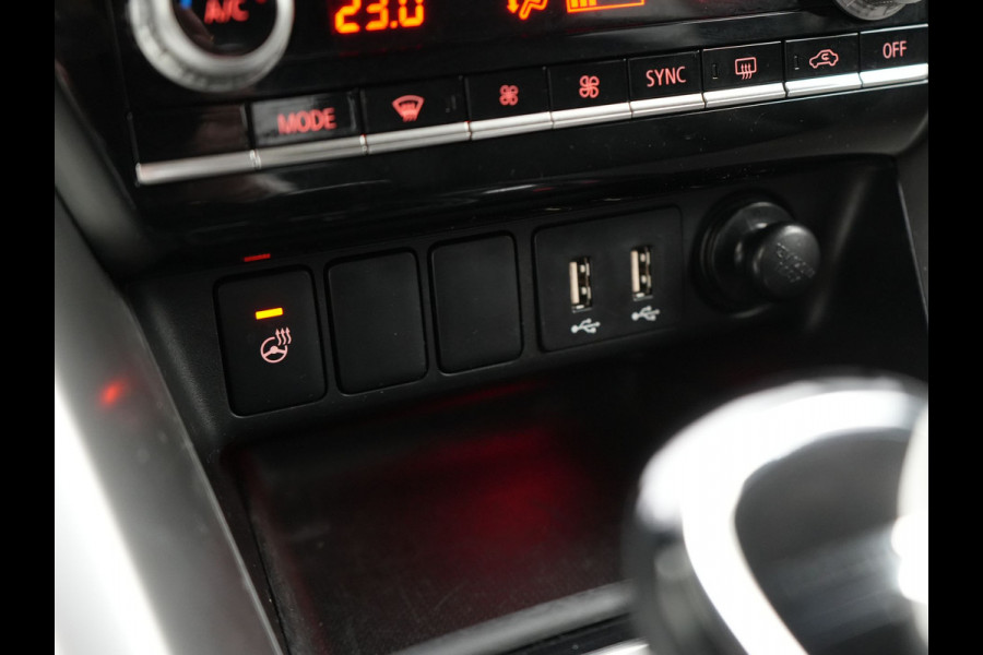 Mitsubishi Eclipse Cross 2.4 Intense+ PHEV 188pk Dealer O.H. | Trekhaak Afn. | Adaptive Cruise | 360 Camera | Alcantara Sportstoelen & Stuur Verwarmd | Navigatie Via TomTom | Keyless | Blis | Apple Carplay | DAB | Plug In Hybr