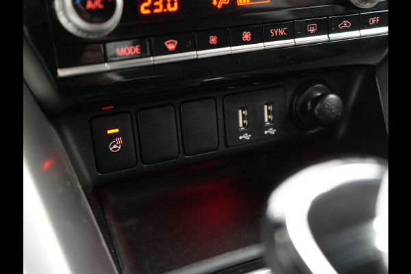 Mitsubishi Eclipse Cross 2.4 Intense+ PHEV 188pk Dealer O.H. | Trekhaak Afn. | Adaptive Cruise | 360 Camera | Alcantara Sportstoelen & Stuur Verwarmd | Navigatie Via TomTom | Keyless | Blis | Apple Carplay | DAB | Plug In Hybr