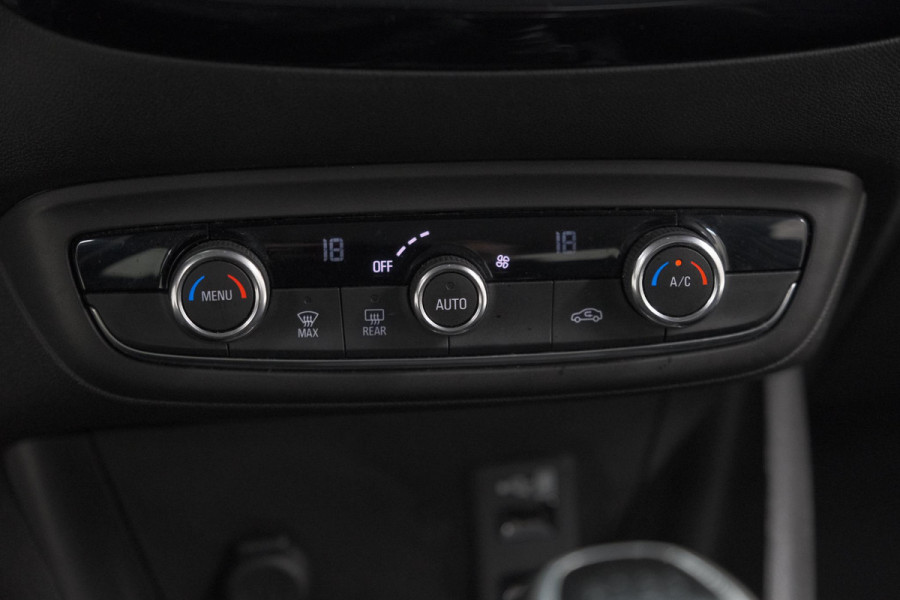 Opel Crossland X 110 Turbo Innovation | Trekhaak | Allseason | Apple Carplay | Parkeersensoren