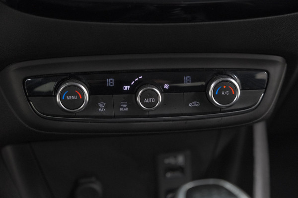 Opel Crossland X 110 Turbo Innovation | Trekhaak | Allseason | Apple Carplay | Parkeersensoren