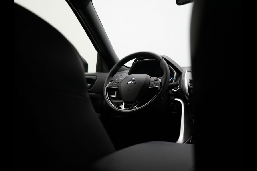 Mitsubishi Eclipse Cross 2.4 Intense+ PHEV 188pk Dealer O.H. | Adaptive Cruise | 360 Camera | Alcantara Sportstoelen & Stuur Verwarmd | Apple Carplay | Navigatie Via TomTom | Keyless | Blis | DAB | Plug In Hybrid