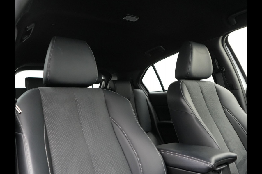 Mitsubishi Eclipse Cross 2.4 Intense+ PHEV 188pk Dealer O.H. | Trekhaak Afn. | Adaptive Cruise | 360 Camera | Alcantara Sportstoelen & Stuur Verwarmd | Keyless | Blis | Navigatie | DAB |  Plug In Hybrid