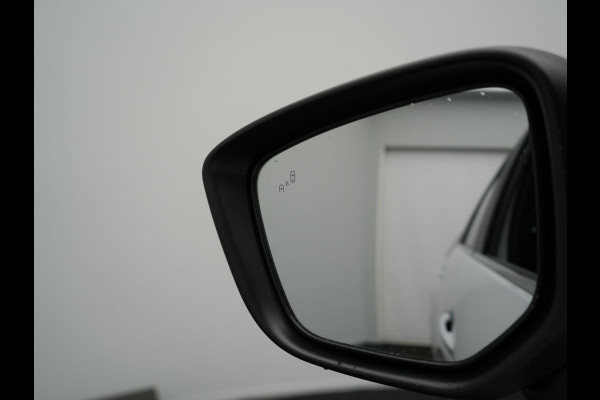 Mitsubishi Eclipse Cross 2.4 Intense+ PHEV 188pk Dealer O.H. | Trekhaak Afn. | Adaptive Cruise | 360 Camera | Alcantara Sportstoelen & Stuur Verwarmd | Keyless | Blis | Navigatie | DAB |  Plug In Hybrid