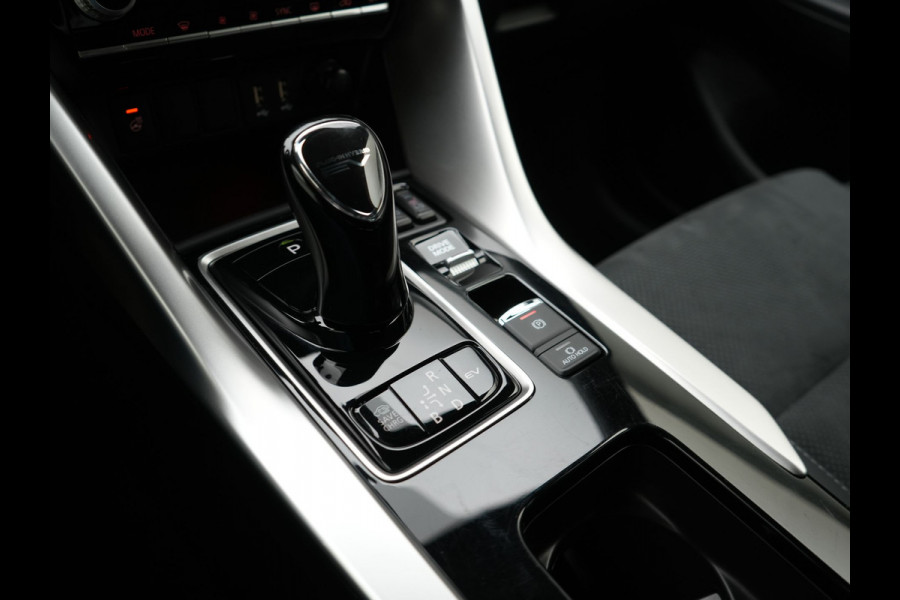 Mitsubishi Eclipse Cross 2.4 Intense+ PHEV 188pk Dealer O.H. | Trekhaak Afn. | Adaptive Cruise | 360 Camera | Alcantara Sportstoelen & Stuur Verwarmd | Keyless | Blis | Navigatie | DAB |  Plug In Hybrid