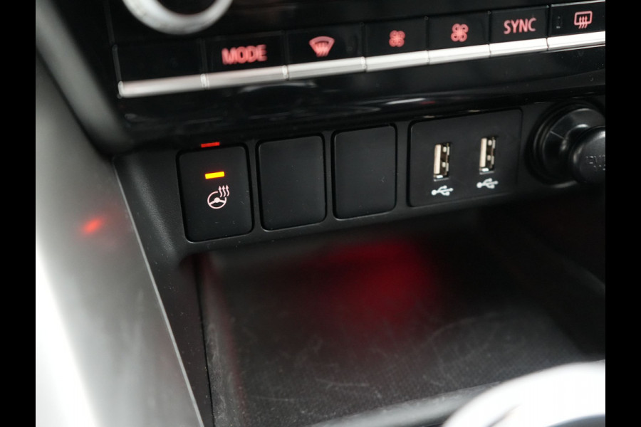 Mitsubishi Eclipse Cross 2.4 Instyle PHEV 188pk Dealer O.H. | Trekhaak Afn. | Panodak | Head Up | Adaptive Cruise | 360 Camera | Lederen Sportstoelen & Stuur Verwarmd | Apple Carplay | Keyless | Blis | Navigatie TomTom | Plug