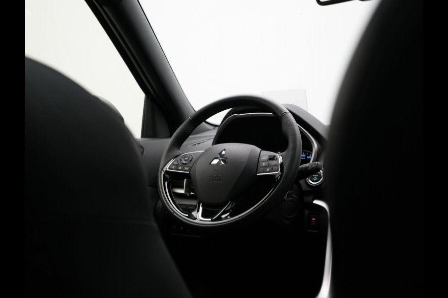 Mitsubishi Eclipse Cross 2.4 Instyle PHEV 188pk Dealer O.H. | Trekhaak Afn. | Panodak | Head Up | Adaptive Cruise | 360 Camera | Lederen Sportstoelen & Stuur Verwarmd | Apple Carplay | Keyless | Blis | Navigatie TomTom | Plug