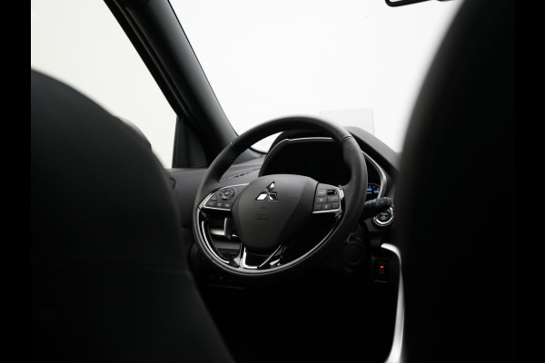 Mitsubishi Eclipse Cross 2.4 Instyle PHEV 188pk Dealer O.H. | Trekhaak Afn. | Panodak | Head Up | Adaptive Cruise | 360 Camera | Lederen Sportstoelen & Stuur Verwarmd | Apple Carplay | Keyless | Blis | Navigatie TomTom | Plug