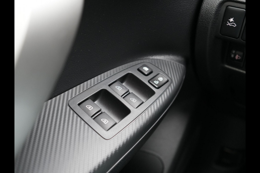 Mitsubishi Eclipse Cross 2.4 Instyle PHEV 188pk Dealer O.H. | Trekhaak Afn. | Panodak | Head Up | Adaptive Cruise | 360 Camera | Lederen Sportstoelen & Stuur Verwarmd | Apple Carplay | Keyless | Blis | Navigatie TomTom | Plug