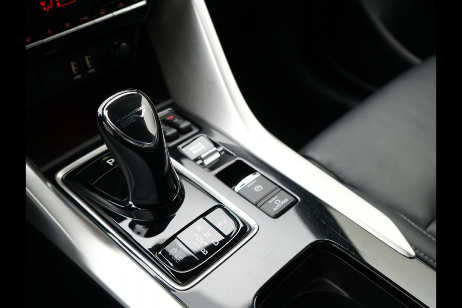 Mitsubishi Eclipse Cross 2.4 Instyle PHEV 188pk Dealer O.H. | Trekhaak Afn. | Panodak | Head Up | Adaptive Cruise | 360 Camera | Lederen Sportstoelen & Stuur Verwarmd | Apple Carplay | Keyless | Blis | Navigatie TomTom | Plug