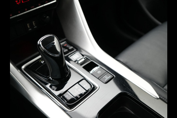 Mitsubishi Eclipse Cross 2.4 Instyle PHEV 188pk Dealer O.H. | Trekhaak Afn. | Panodak | Head Up | Adaptive Cruise | 360 Camera | Lederen Sportstoelen & Stuur Verwarmd | Apple Carplay | Keyless | Blis | Navigatie TomTom | Plug