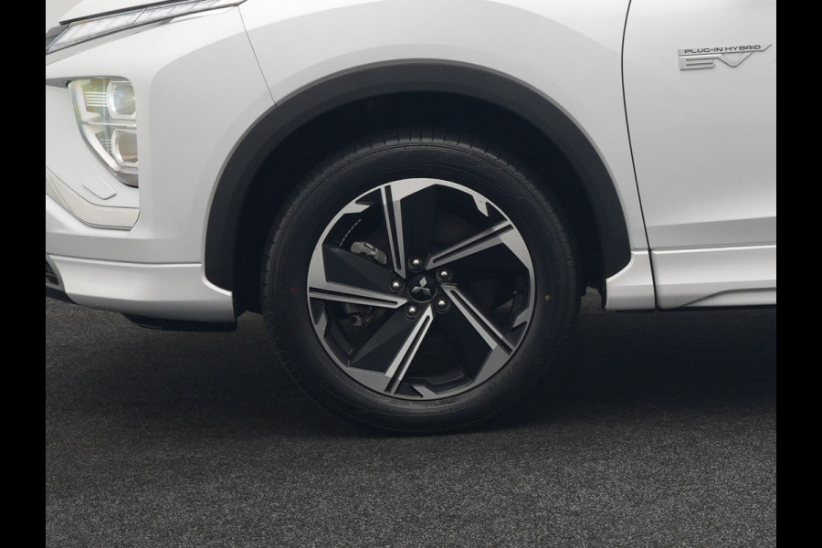 Mitsubishi Eclipse Cross 2.4 Instyle PHEV 188pk Dealer O.H. | Trekhaak Afn. | Panodak | Head Up | Adaptive Cruise | 360 Camera | Lederen Sportstoelen & Stuur Verwarmd | Apple Carplay | Keyless | Blis | Navigatie TomTom | Plug