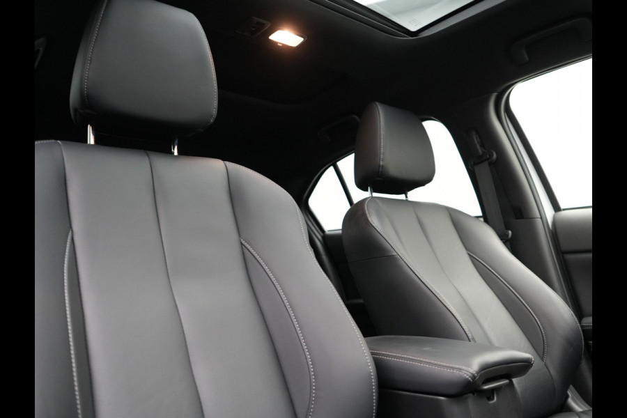 Mitsubishi Eclipse Cross 2.4 Instyle PHEV 188pk Dealer O.H | Trekhaak Afn. | Panodak | Adaptive Cruise | 360 Camera | Lederen Sportstoelen & Stuur Verwarmd | Keyless | Apple Carplay | Blis | Navigatie | Lane Assist | Plug In Hybrid