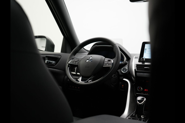 Mitsubishi Eclipse Cross 2.4 Instyle PHEV 188pk Dealer O.H | Trekhaak Afn. | Panodak | Adaptive Cruise | 360 Camera | Lederen Sportstoelen & Stuur Verwarmd | Keyless | Apple Carplay | Blis | Navigatie | Lane Assist | Plug In Hybrid