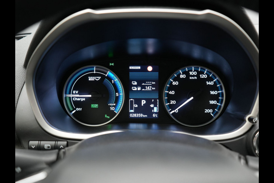 Mitsubishi Eclipse Cross 2.4 Instyle PHEV 188pk Dealer O.H | Trekhaak Afn. | Panodak | Adaptive Cruise | 360 Camera | Lederen Sportstoelen & Stuur Verwarmd | Keyless | Apple Carplay | Blis | Navigatie | Lane Assist | Plug In Hybrid