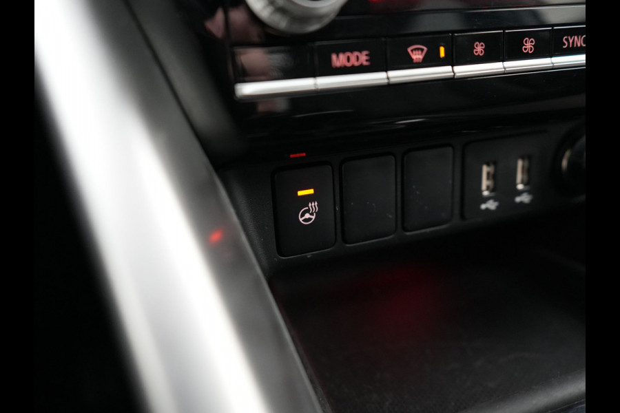 Mitsubishi Eclipse Cross 2.4 Instyle PHEV 188pk Dealer O.H | Trekhaak Afn. | Panodak | Adaptive Cruise | 360 Camera | Lederen Sportstoelen & Stuur Verwarmd | Keyless | Apple Carplay | Blis | Navigatie | Lane Assist | Plug In Hybrid