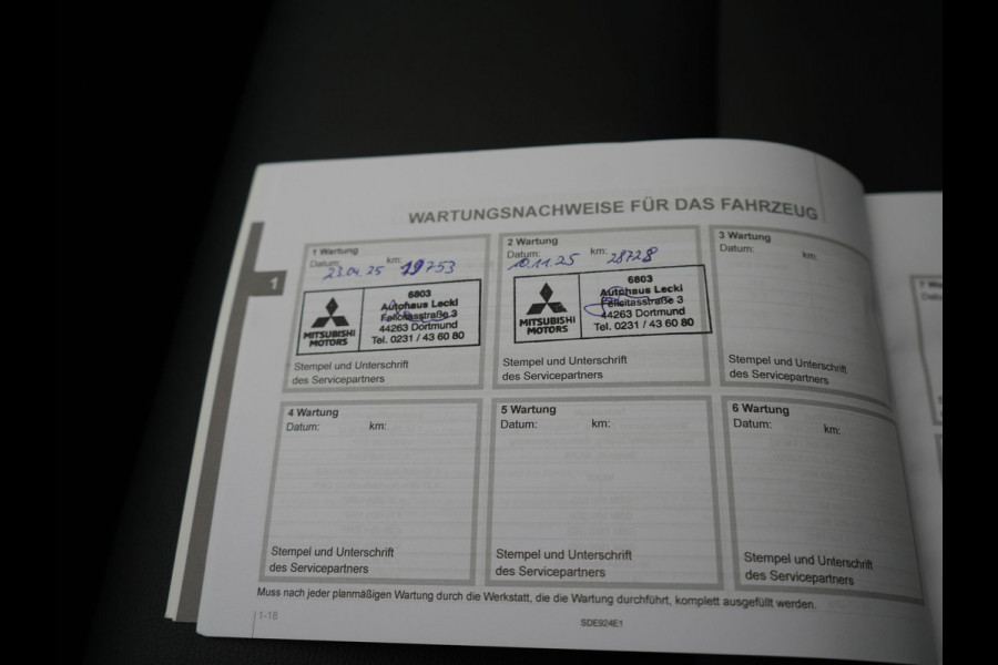 Mitsubishi Eclipse Cross 2.4 Instyle PHEV 188pk Dealer O.H | Trekhaak Afn. | Panodak | Adaptive Cruise | 360 Camera | Lederen Sportstoelen & Stuur Verwarmd | Keyless | Apple Carplay | Blis | Navigatie | Lane Assist | Plug In Hybrid