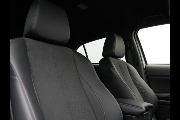 Mitsubishi Eclipse Cross 2.4 Intense+ PHEV 188pk Dealer O.H. | Trekhaak Afn. | 360 Camera | Adaptive Cruise | Alcantara Sportstoelen Verwarmd | Apple Carplay | Keyless | Stuur Verwarmd | Navigatie | Blis | DAB | Plug In Hybr