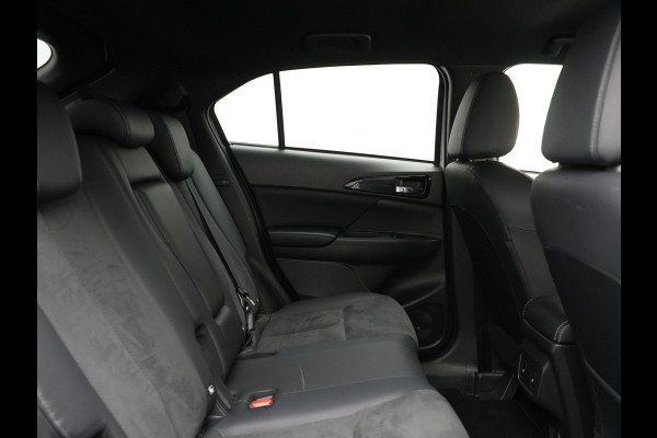 Mitsubishi Eclipse Cross 2.4 Intense+ PHEV 188pk Dealer O.H. | Trekhaak Afn. | 360 Camera | Adaptive Cruise | Alcantara Sportstoelen Verwarmd | Apple Carplay | Keyless | Stuur Verwarmd | Navigatie | Blis | DAB | Plug In Hybr