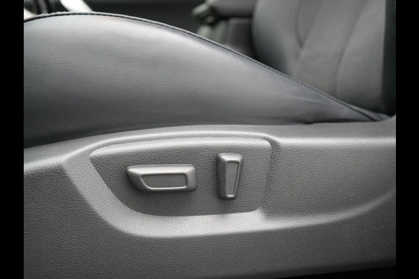 Mitsubishi Eclipse Cross 2.4 Intense+ PHEV 188pk Dealer O.H. | Trekhaak Afn. | 360 Camera | Adaptive Cruise | Alcantara Sportstoelen Verwarmd | Apple Carplay | Keyless | Stuur Verwarmd | Navigatie | Blis | DAB | Plug In Hybr