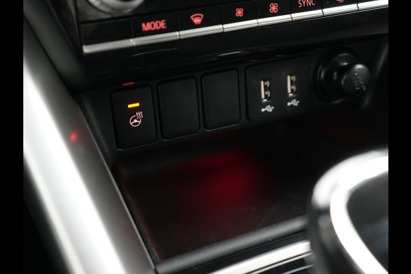 Mitsubishi Eclipse Cross 2.4 Intense+ PHEV 188pk Dealer O.H. | Trekhaak Afn. | 360 Camera | Adaptive Cruise | Alcantara Sportstoelen Verwarmd | Apple Carplay | Keyless | Stuur Verwarmd | Navigatie | Blis | DAB | Plug In Hybr