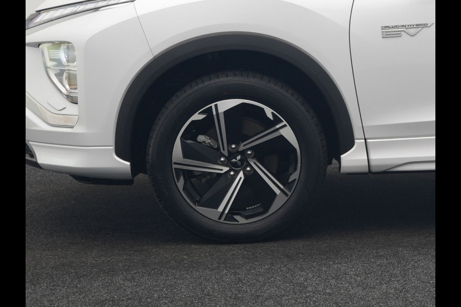 Mitsubishi Eclipse Cross 2.4 Intense+ PHEV 188pk Dealer O.H. | Trekhaak Afn. | 360 Camera | Adaptive Cruise | Alcantara Sportstoelen Verwarmd | Apple Carplay | Keyless | Stuur Verwarmd | Navigatie | Blis | DAB | Plug In Hybr