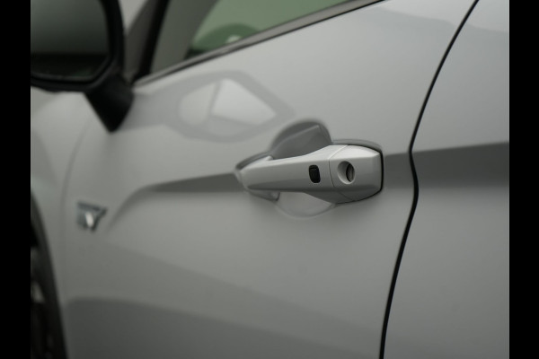 Mitsubishi Eclipse Cross 2.4 Intense+ PHEV 188pk Dealer O.H. | Adaptive Cruise | 360 Camera | Alcantara Sportstoelen & Stuur Verwarmd | Apple Carplay | Keyless | Blis | Navigatie Via TomTom | DAB | Plug In Hybrid