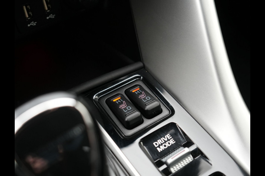 Mitsubishi Eclipse Cross 2.4 Intense+ PHEV 188pk Dealer O.H. | Adaptive Cruise | 360 Camera | Alcantara Sportstoelen & Stuur Verwarmd | Apple Carplay | Keyless | Blis | Navigatie Via TomTom | DAB | Plug In Hybrid