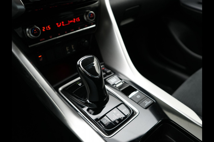 Mitsubishi Eclipse Cross 2.4 Intense+ PHEV 188pk Dealer O.H. | Adaptive Cruise | 360 Camera | Alcantara Sportstoelen & Stuur Verwarmd | Apple Carplay | Keyless | Blis | Navigatie Via TomTom | DAB | Plug In Hybrid