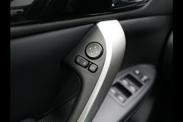 Mitsubishi Eclipse Cross 2.4 Intense+ PHEV 188pk Dealer O.H. | Adaptive Cruise | 360 Camera | Alcantara Sportstoelen & Stuur Verwarmd | Apple Carplay | Keyless | Blis | Navigatie Via TomTom | DAB | Plug In Hybrid