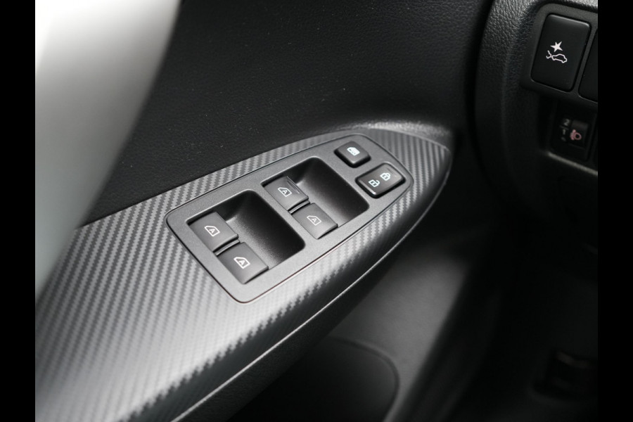 Mitsubishi Eclipse Cross 2.4 Intense+ PHEV 188pk Dealer O.H. | Adaptive Cruise | 360 Camera | Alcantara Sportstoelen & Stuur Verwarmd | Apple Carplay | Keyless | Blis | Navigatie Via TomTom | DAB | Plug In Hybrid