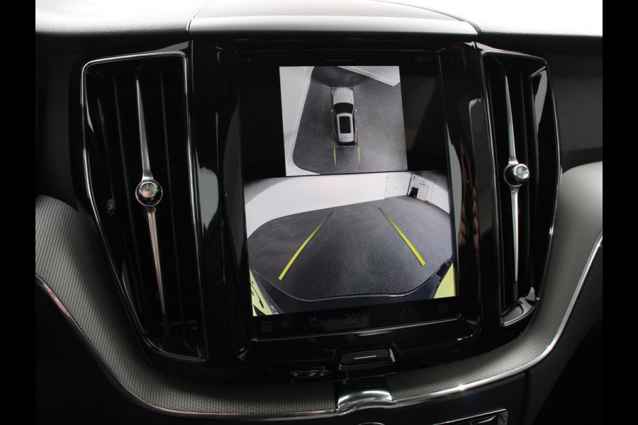 Volvo XC60 2.0 T6 Plug-in hybrid AWD Plus Black Edition Climate control | Adaptieve cruise control | Panorama dak | Stoel verwarming | Stuur verwarming | Navigatie | Camera | LED | Apple Carplay/ Android Auto