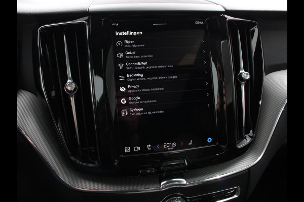 Volvo XC60 2.0 T6 Plug-in hybrid AWD Plus Black Edition Climate control | Adaptieve cruise control | Panorama dak | Stoel verwarming | Stuur verwarming | Navigatie | Camera | LED | Apple Carplay/ Android Auto