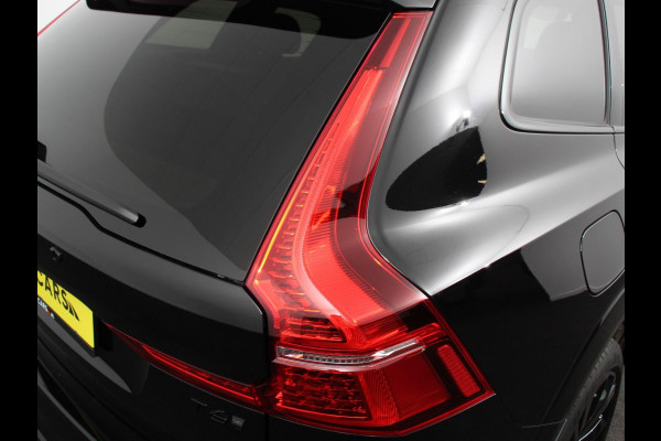 Volvo XC60 2.0 T6 Plug-in hybrid AWD Plus Black Edition Climate control | Adaptieve cruise control | Panorama dak | Stoel verwarming | Stuur verwarming | Navigatie | Camera | LED | Apple Carplay/ Android Auto
