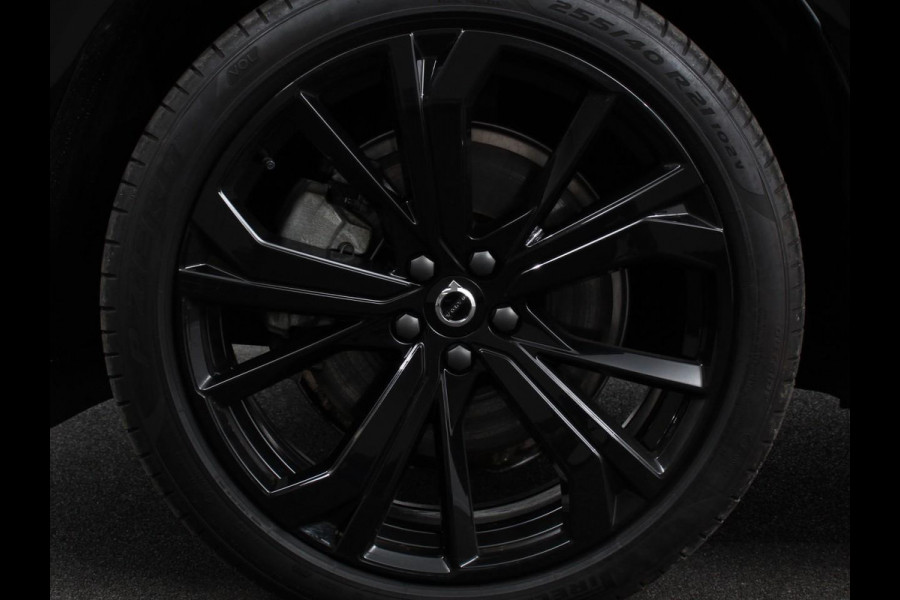 Volvo XC60 2.0 T6 Plug-in hybrid AWD Plus Black Edition Climate control | Adaptieve cruise control | Panorama dak | Stoel verwarming | Stuur verwarming | Navigatie | Camera | LED | Apple Carplay/ Android Auto