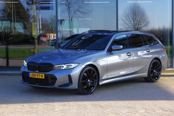 BMW 3 Serie Touring 330e 293 PK xDrive M Sport PHEV, Panoramadak, Adap. Cruise Control, Memory, Head-Up