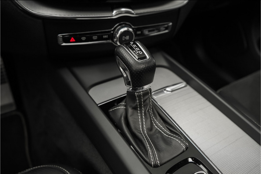 Volvo XC60 2.0 T5 AWD R-Design Pano Stoel & Stuurverw H/K Trekhaak 21"