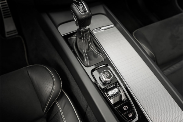 Volvo XC60 2.0 T5 AWD R-Design Pano Stoel & Stuurverw H/K Trekhaak 21"