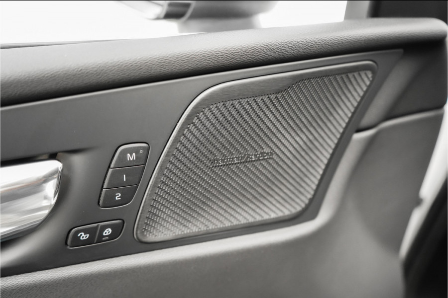 Volvo XC60 2.0 T5 AWD R-Design Pano Stoel & Stuurverw H/K Trekhaak 21"