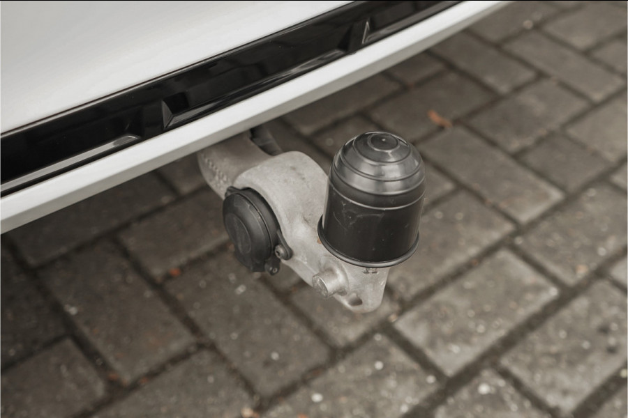 Volvo XC60 2.0 T5 AWD R-Design Pano Stoel & Stuurverw H/K Trekhaak 21"