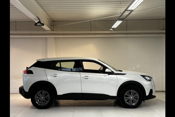 Peugeot e-2008 EV Active Pack 50 kWh SOH 92,2% |Navigatie | Parkeersensoren achter | Cruise control