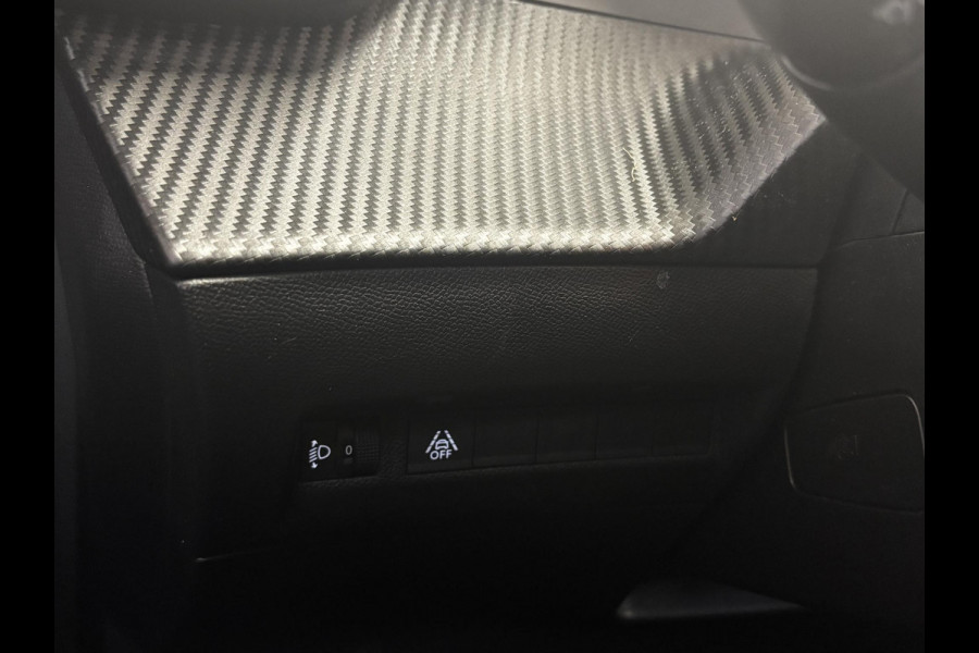 Peugeot e-2008 EV Active Pack 50 kWh SOH 92,2% |Navigatie | Parkeersensoren achter | Cruise control