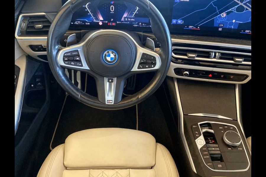 BMW 3 Serie Touring 330e M-SPORT (LCi) ** INDIVIDUAL, FULL OPTIONS, o.a. IND. LEDER, TREKH, 19-inch LMV, ** 1e EIG - UNFALLFREI ** ** INFORMEER OOK NAAR ONZE AANTREKKELIJKE FINANCIAL-LEASE TARIEVEN **