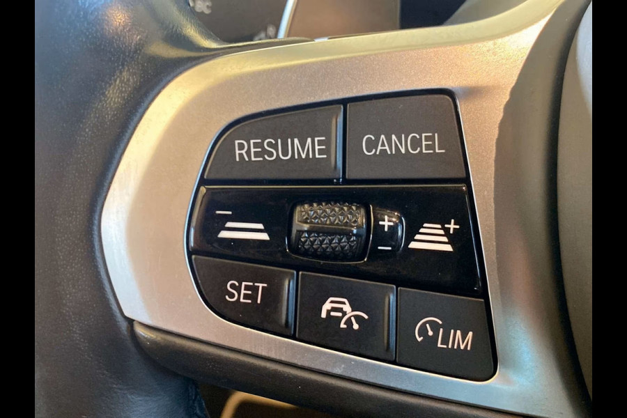 BMW 3 Serie Touring 330e M-SPORT (LCi) ** INDIVIDUAL, FULL OPTIONS, o.a. IND. LEDER, TREKH, 19-inch LMV, ** 1e EIG - UNFALLFREI ** ** INFORMEER OOK NAAR ONZE AANTREKKELIJKE FINANCIAL-LEASE TARIEVEN **