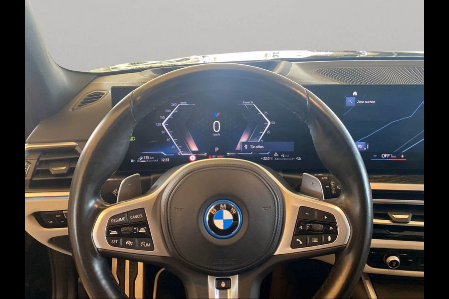 BMW 3 Serie Touring 330e M-SPORT (LCi) ** INDIVIDUAL, FULL OPTIONS, o.a. IND. LEDER, TREKH, 19-inch LMV, ** 1e EIG - UNFALLFREI ** ** INFORMEER OOK NAAR ONZE AANTREKKELIJKE FINANCIAL-LEASE TARIEVEN **