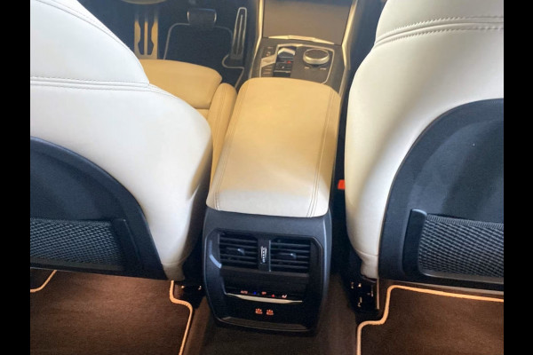 BMW 3 Serie Touring 330e M-SPORT (LCi) ** INDIVIDUAL, FULL OPTIONS, o.a. IND. LEDER, TREKH, 19-inch LMV, ** 1e EIG - UNFALLFREI ** ** INFORMEER OOK NAAR ONZE AANTREKKELIJKE FINANCIAL-LEASE TARIEVEN **