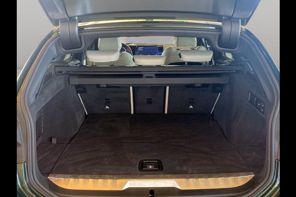 BMW 3 Serie Touring 330e M-SPORT (LCi) ** INDIVIDUAL, FULL OPTIONS, o.a. IND. LEDER, TREKH, 19-inch LMV, ** 1e EIG - UNFALLFREI ** ** INFORMEER OOK NAAR ONZE AANTREKKELIJKE FINANCIAL-LEASE TARIEVEN **