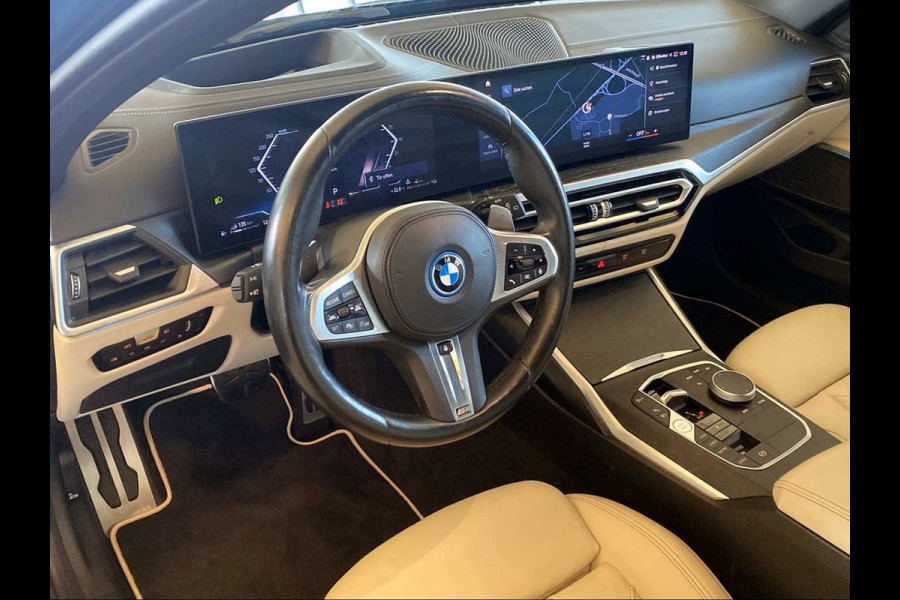 BMW 3 Serie Touring 330e M-SPORT (LCi) ** INDIVIDUAL, FULL OPTIONS, o.a. IND. LEDER, TREKH, 19-inch LMV, ** 1e EIG - UNFALLFREI ** ** INFORMEER OOK NAAR ONZE AANTREKKELIJKE FINANCIAL-LEASE TARIEVEN **