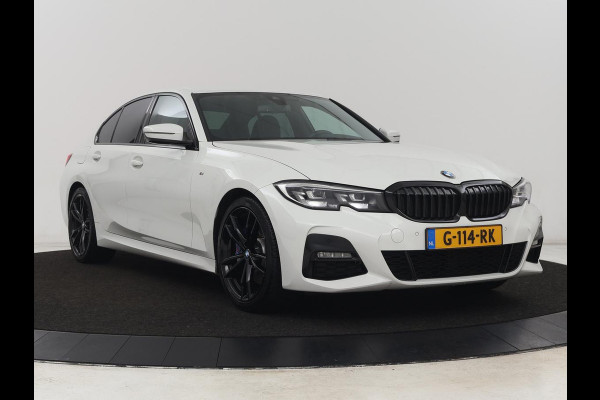 BMW 3-serie 320i M Sport | Head-Up | Stoelverwarming | Leder/Alcantara | Carplay | Live Cockpit | Keyless | Sportstoelen | Climate control
